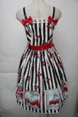 画像2: Angelic Pretty / Cherry Stampジャンパースカート  黒ｘ白 S-25-11-28-1052-AP-OP-AS-ZS (2)