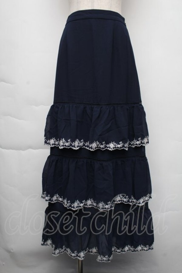 画像1: axes femme Nostalgic / 刺繍ティアードスカート  紺 S-25-11-30-053-LO-SK-HR-ZS (1)
