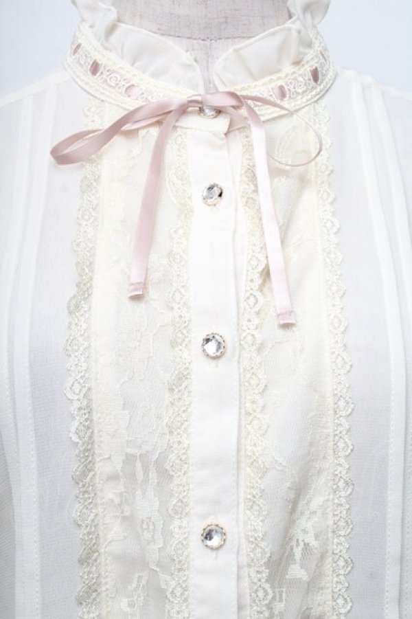 画像3: axes femme / 袖プリーツスタンドフリルブラウス  オフ S-25-11-30-008-AX-BL-AS-ZS (3)