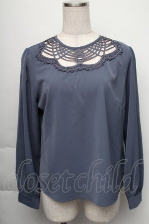 画像: an another angelus / ラインヨークプルオーバーブラウス  ブルーグレー S-25-12-01-010-CA-BL-AS-ZT037