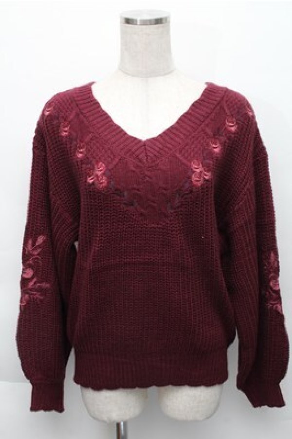 画像1: axes femme / ケーブル刺繍ニットプルオーバー  ワイン S-25-12-04-037-AX-TO-HR-ZS (1)