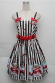 画像1: Angelic Pretty / Cherry Stampジャンパースカート  黒ｘ白 S-25-12-04-055-AP-OP-AS-ZS (1)