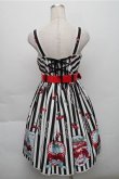 画像2: Angelic Pretty / Cherry Stampジャンパースカート  黒ｘ白 S-25-12-04-055-AP-OP-AS-ZS (2)