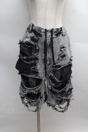 画像: REFLEM / スタッズ付きダメージデニムハーフパンツ  グレー S-25-12-13-045-PU-PA-AS-ZS