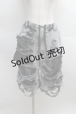画像: REFLEM / スタッズ付きダメージデニムハーフパンツ  グレー S-25-12-13-045-PU-PA-AS-ZS