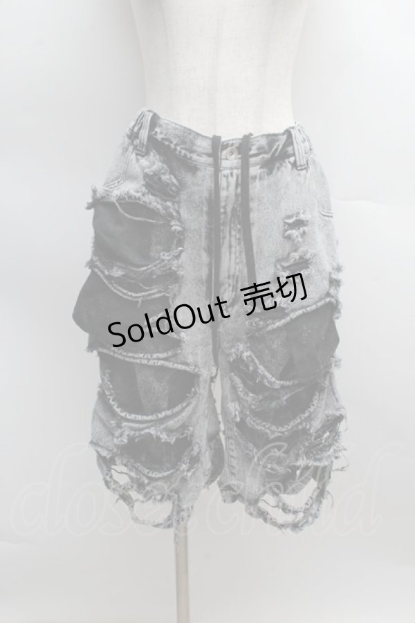 画像1: REFLEM / スタッズ付きダメージデニムハーフパンツ  グレー S-25-12-13-045-PU-PA-AS-ZS (1)