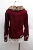 画像2: axes femme / 袖刺繍ファーティペ付きカーディガン  ワイン S-25-12-13-019-AX-TO-HR-ZS (2)