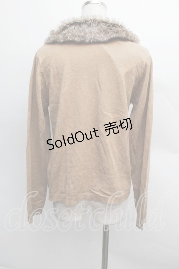 画像2: axes femme / 袖刺繍ファーティペ付きカーディガン  ブラウン S-25-12-13-020-AX-TO-HR-ZS (2)