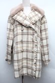 画像1: axes femme POETIQUE / ファー襟チェックコート  ベージュ S-25-12-15-048-AX-CO-HR-ZS (1)