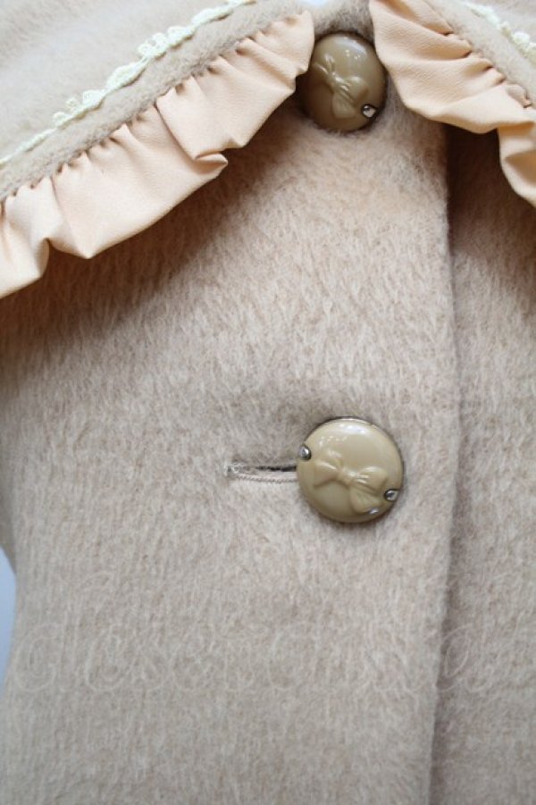 画像3: axes femme POETIQUE / フリル襟リボンボタンコート  ベージュ S-25-12-17-035-AX-CO-HR-ZS (3)