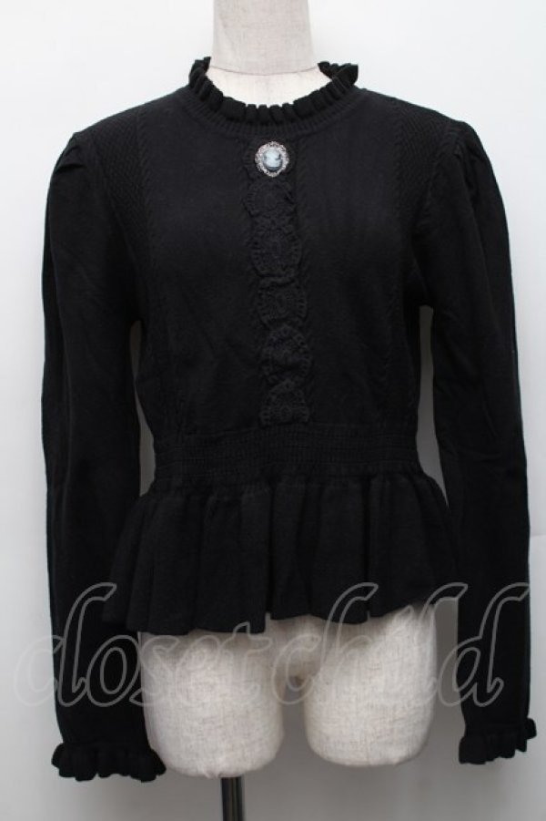 画像1: axes femme / カメオ付ペプラムニット  黒 S-25-12-17-026-AX-TO-HR-ZS (1)