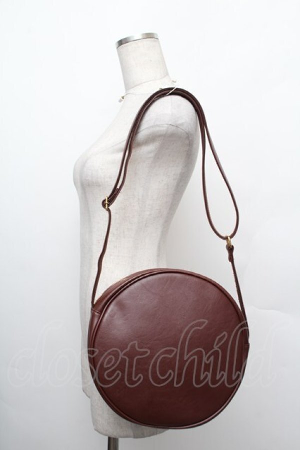 画像2: Q-pot. / チョコレートラウンドショルダーバッグ  ブラウン S-25-12-20-1002-QP-BG-AS-ZS (2)