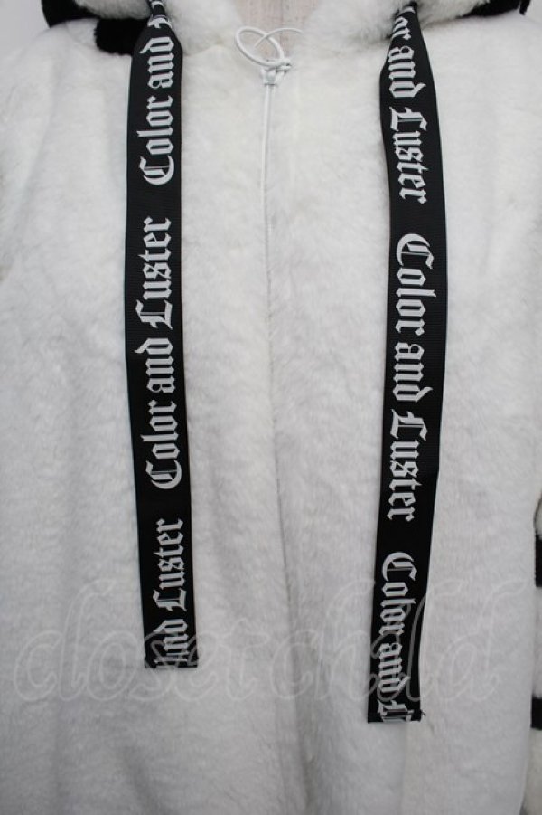 画像4: NOEMIE / バックロゴファーユニセックスブルゾン  白ｘ黒 S-25-12-23-004-LO-JA-HR-ZS (4)