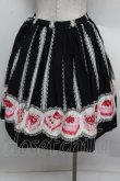画像2: Emily Temple cute / ケーキプリントスカート  黒 S-25-12-23-043-ET-SK-AS-ZS (2)