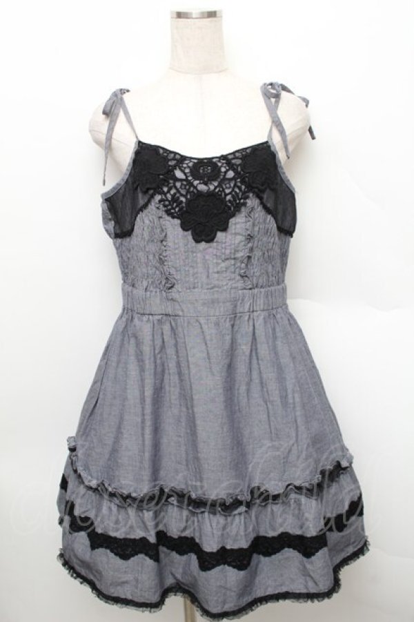 画像1: axes femme / レースフリルデニムキャミワンピース  ブルー S-25-12-25-043-AX-OP-TK-ZS (1)