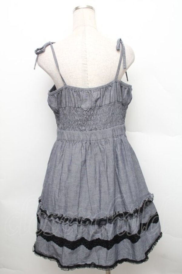 画像2: axes femme / レースフリルデニムキャミワンピース  ブルー S-25-12-25-043-AX-OP-TK-ZS (2)