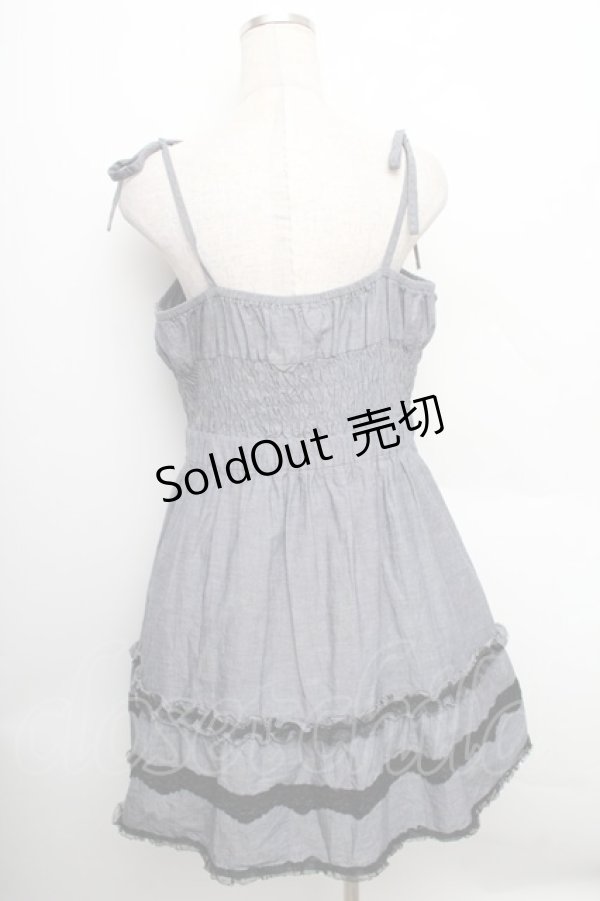 画像2: axes femme / レースフリルデニムキャミワンピース  ブルー S-25-12-25-044-AX-OP-TK-ZS (2)