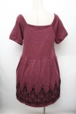 画像2: axes femme / カットソー裾フロッキーチュニ  ワイン S-25-12-28-014-AX-OP-HR-ZS (2)