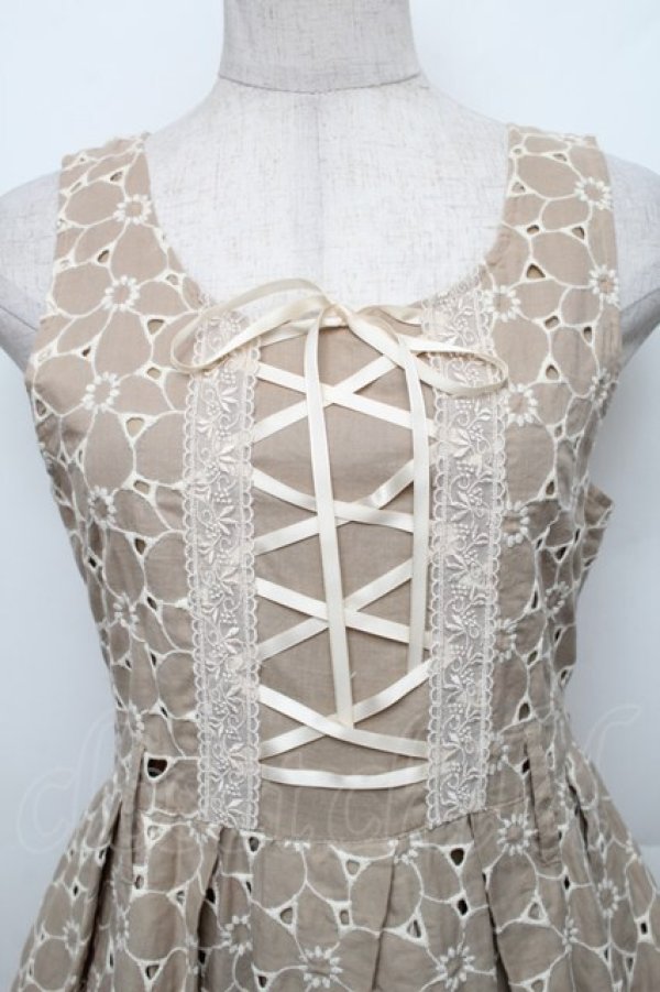 画像3: axes femme NOSTALGIE / 配色レースワンピース  ベージュ S-25-12-30-046-AX-OP-HR-ZS (3)