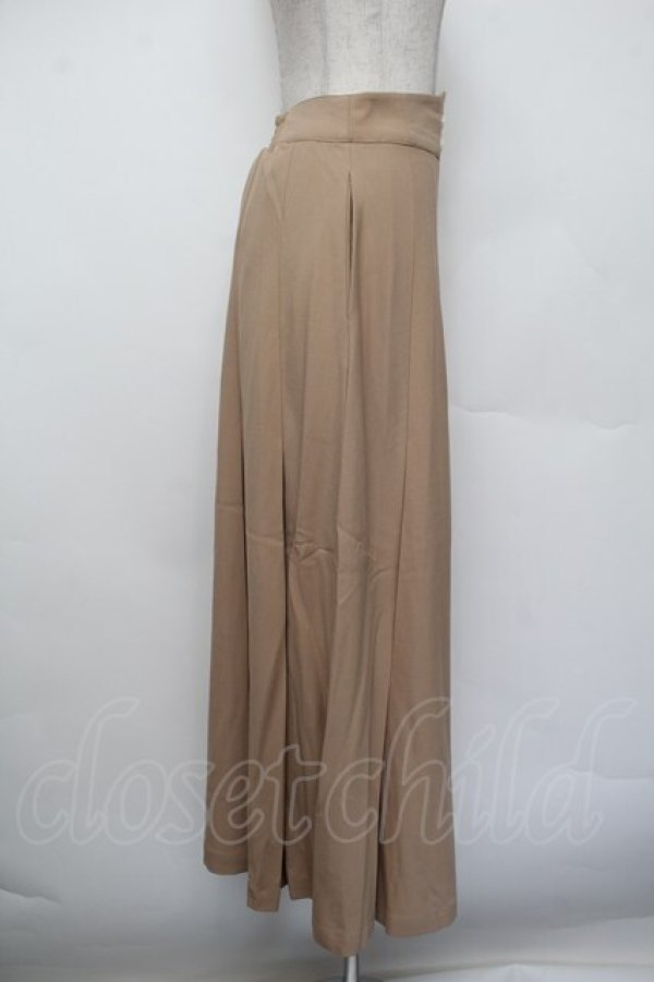 画像2: an another angelus / 釦使いボックスタックロングスカート F ベージュ S-26-01-04-057-CA-SK-TK-ZS (2)
