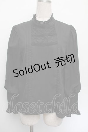 画像: axes femme NOSTALGIE / 胸元レース切替ピンタックブラウス F 黒 S-26-01-04-018-AX-BL-TK-ZS