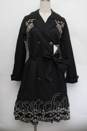 画像: axes femme / 刺繍入りトレンチコート  黒 S-26-01-04-020-AX-CO-HR-ZS