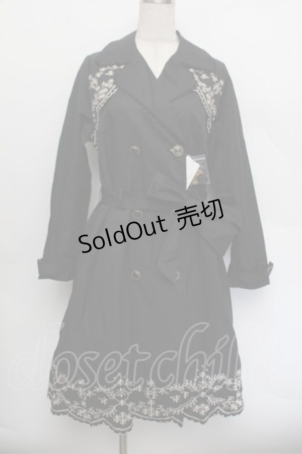 画像1: axes femme / 刺繍入りトレンチコート  黒 S-26-01-04-020-AX-CO-HR-ZS (1)