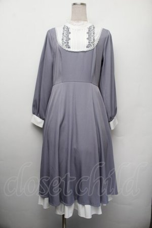 画像: axes femme / ブローチセットロマンワンピース（ブローチ欠品）  ブルーグレー S-26-01-10-052-AX-OP-AS-ZS