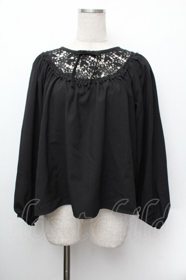 画像1: Fi.n.t / フラワーレース切り替えリボンブラウス  黒 S-26-01-13-013-CA-BL-HR-ZS (1)
