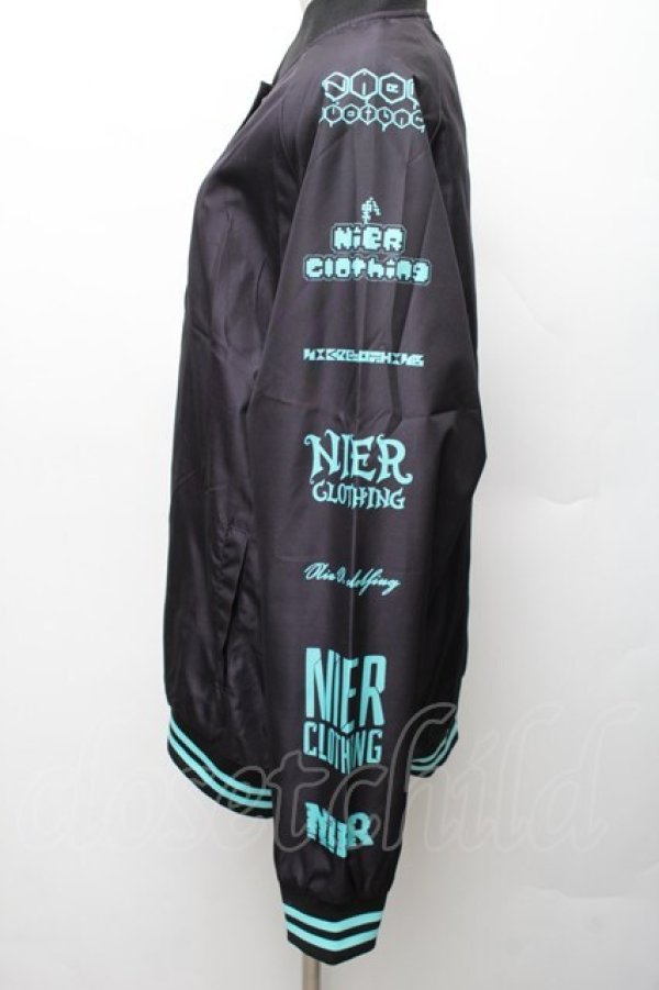 画像4: NieR Clothing / プリントナイロンスタジャン  黒ｘグリーン S-26-01-14-025-PU-JA-HR-ZS (4)