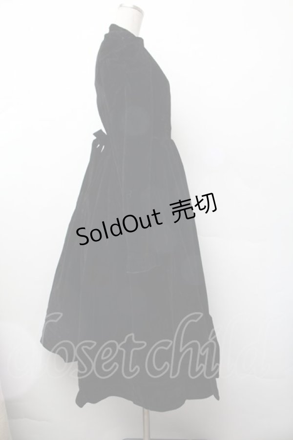 画像2: axes femme kawaii / クラシカルベロアワンピース  黒 S-26-01-17-058-AX-OP-AS-ZS (2)