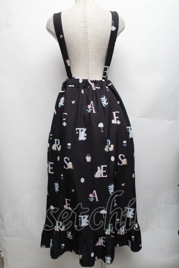 画像2: Ms LUTRA / ラビットアルファベット柄ジャンパースカート  黒 S-26-01-23-036-LO-OP-SA-ZS (2)