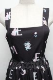 画像3: Ms LUTRA / ラビットアルファベット柄ジャンパースカート  黒 S-26-01-23-036-LO-OP-SA-ZS (3)