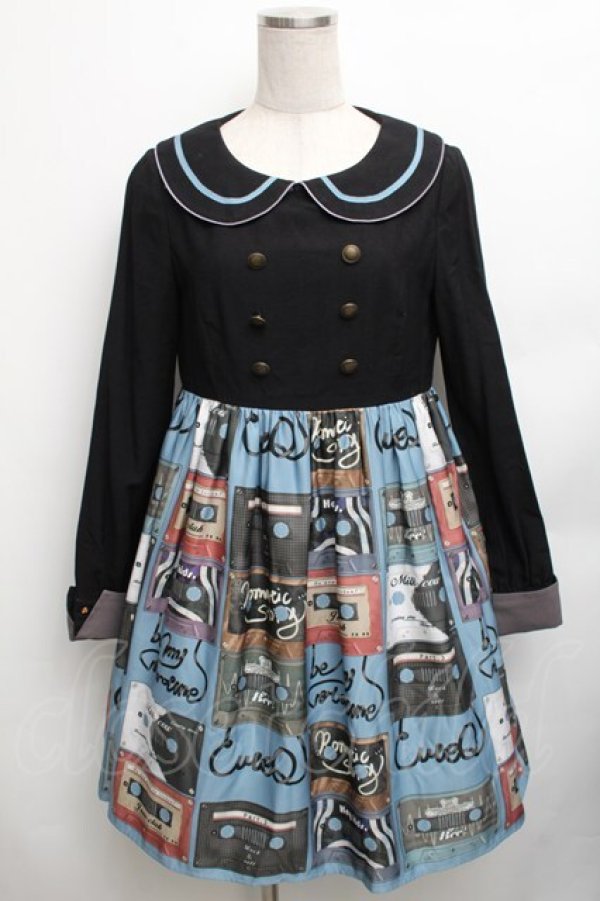 画像1: Cute.Q / カセットテープ柄ワンピース  黒Ｘブルー S-26-01-23-040-EL-OP-SA-ZT157 (1)