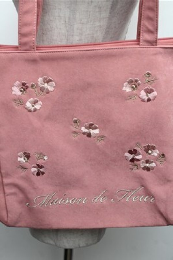 画像4: Maison de FLEUR / コスモス刺繍サイドポケットMトート  ダークピンク S-26-01-27-028-LO-BG-AS-ZS (4)