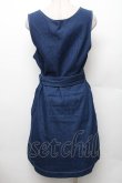 画像2: F i.n.t / 太ベルトVネックデニムジャンパースカート F ブルー S-26-01-28-029-CA-OP-TE-ZS (2)