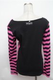 画像2: SEXY DYNAMITE LONDON / 袖ボーダーカットソー  黒ｘピンク S-26-01-31-033-PU-TO-HR-ZS (2)