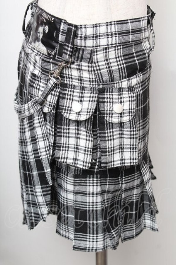 画像3: SEXY DYNAMITE LONDON / フラップ付チェックスカート S 黒ｘ白 S-26-01-31-1036-PU-SK-HR-ZS (3)