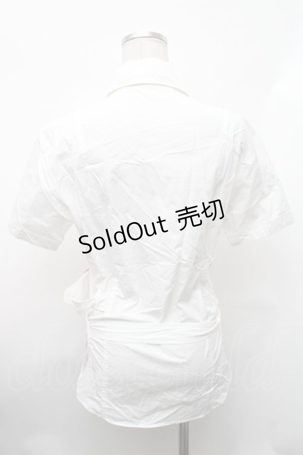 画像2: BPN FOR MEN / ベルトデザイン半袖シャツ  白 S-26-01-31-1006-GO-BL-HR-ZS (2)