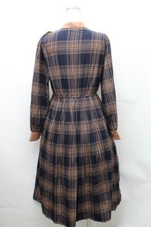 画像2: axes femme POETIQUE / プリーツチェックレトロワンピース  紺 S-26-02-01-049-AX-OP-AS-ZS (2)