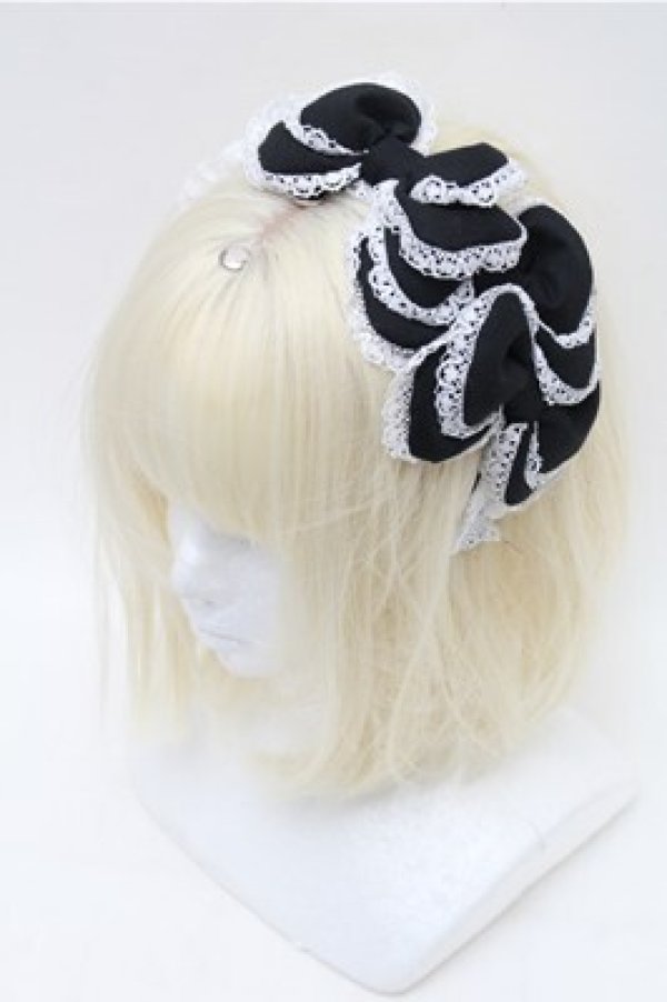 画像1: Angelic Pretty / ぷくぷくトリプルリボンカチューシャ  黒ｘ白 S-26-02-01-015-AP-AC-AS-ZS (1)