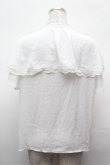 画像2: axes femme POETIQUE / ケープ半袖ブラウス  白 S-26-02-01-025-AX-BL-AS-ZS (2)