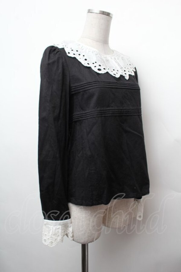 画像2: MILK / アイレットレースブラウス  黒ｘ白 S-26-02-05-033-ML-BL-AS-ZS (2)