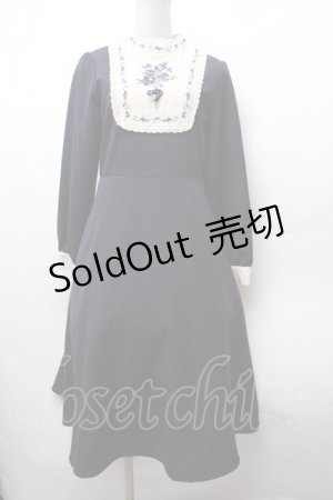 画像: Fi.n.t / 絵画風ヨーク刺繍ワンピース  紺 S-26-02-05-036-CA-OP-AS-ZS