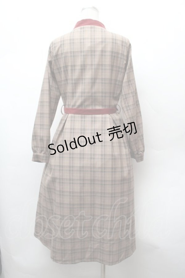 画像3: F i.n.t / カメオ付きクロスボウタイチェックワンピース  ブラウン S-26-02-05-043-0-OP-AS-ZS (3)