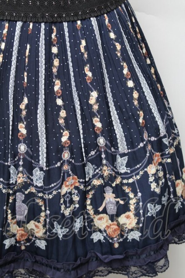 画像3: axes femme / パネル香水瓶柄プリーツスカート  紺 S-26-02-06-056-AX-SK-HR-ZS (3)