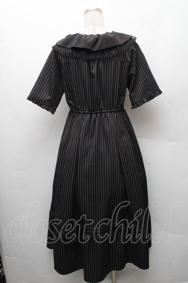 画像2: axes femme / ジャボブローチ付ワンピース  黒 S-26-02-10-060-AX-OP-HR-ZS (2)