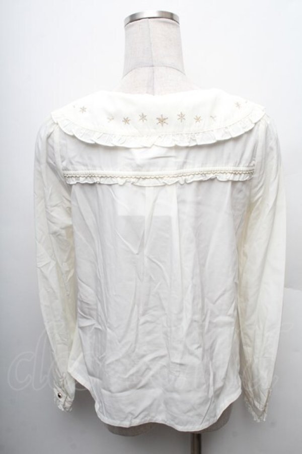 画像2: axes femme POETIQUE / 雪の結晶刺繍ブラウス  キナリ S-26-02-10-027-AX-BL-HR-ZS (2)