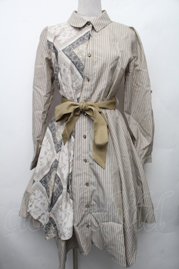 画像1: axes femme / スカーフ柄切換シャツワンピ  カーキ S-26-02-13-044-AX-OP-AS-ZS (1)