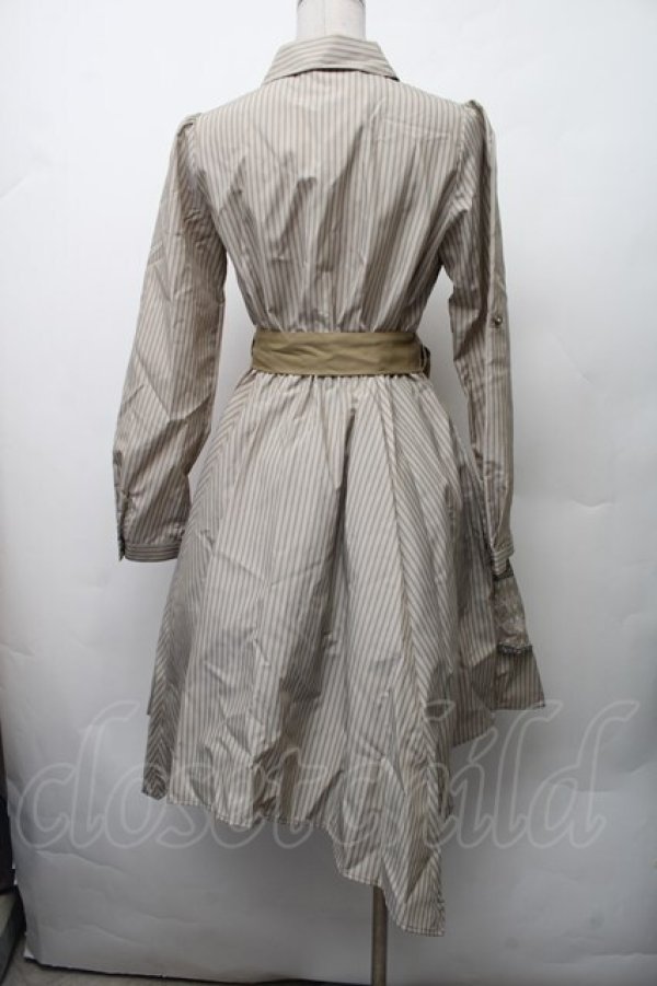 画像3: axes femme / スカーフ柄切換シャツワンピ  カーキ S-26-02-13-044-AX-OP-AS-ZS (3)